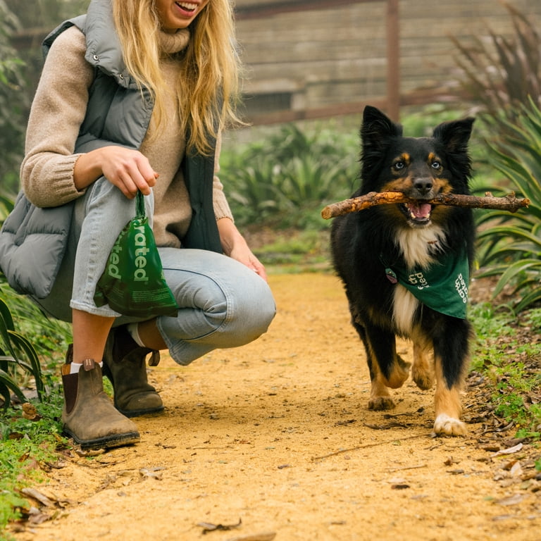 Earth Rated lifestyle outdoor walk shot